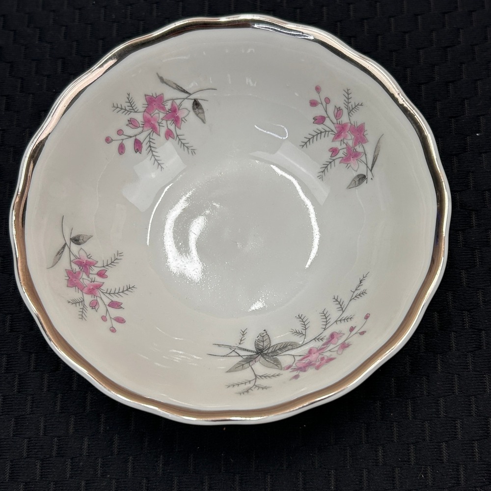 Favolina Karolina Jarolina Poland 3879 Fruit BowlSilver Scalloped Floral 8‎